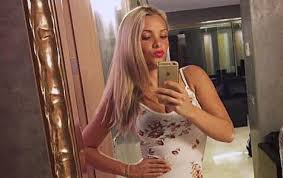 Die blondine lebt in ständiger todesangst. Neue Bachelorette Staffel Bestatigt Mit Evelyn Burdecki