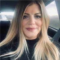 Kelly Potter's Instagram, Twitter & Facebook