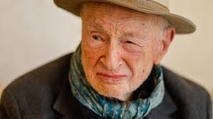 Photo Edgar Morin 103 ans nous ouvre sa maison au Maroc :  J'ai ...