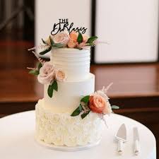 Made with quality ingredients such as madagascar bourbon vanilla, sweet cream butter, and fresh berries, nuts, and chocolates, our desserts are designed to bring happiness to the. Wedding Cakes In Iowa The Knot