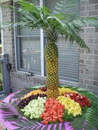 Pineapple Tree For Luau Party By Betty Venez Profitez De La Reunion Www Airbnb Fr C Jeremyj1489 Deco Fruit Presentation Fruits Decoration Mariage Champetre