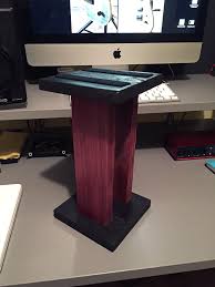 8 Great Diy Speaker Stand Ideas That Easy To Make Enthusiasthome Diy Speakers Diy Desktop Diy Vanity Mirror