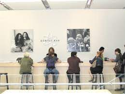 Pengertian, menurut para ahli, wewenang, gaji, tugas, fungsi, kedudukan dalam organisasi, peran: Genius Bar Wikipedia