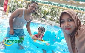 Namun dari kesemuanya, kami hanya merekomendasikan 11 kolam renang terbaik yang ulasannya bisa kamu baca di bawah ini. 30 Wisata Kolam Renang Murah Surabaya Happy Holiday