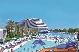Titanic deluxe golf belek with its 596 rooms spread over 170 thousand square meters offers its services at belek, the pearl of antalya, as high class all inclusive. Titanic Beach Resort In Antalya Op Vakantie Naar Titanic Beach