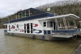 Lined with sandy beaches and evergreen trees, dale hollow lake is a gorgeous body of water in northern tennessee. Houseboat For Sale 2004 Funtime 16 X 68 Widebody 150 000 Sunset Marina On Dale Hollow Lake In Monroe Tennessee House Boat Lake Sunset