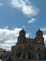 🚶‍♀️😊 #plazadearma #cajamarca #🇵🇪 #2025 #clon #carnavalero #calles  #paratii