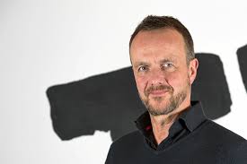 Tübingen · Vor der Premiere: Um uns herum ist ein ständiges Gemurmel