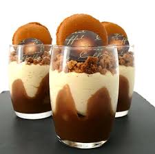 Gourmandes Verrines A La Vanille Et Au Caramel A La Fleur De Sel De Guerande Recette Verrine Recette Verrine Sucree Verrines Sucrees