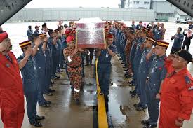 Kejadian dikatakan berlaku di taman putra perdana, puchong, malam tadi. Kerajaan Kelantan Pertimbang Beri Penghargaan Kepada Anggota Bomba Lemas Di Lombong Air Times News Network