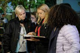 Good on paper is an upcoming american romantic comedy film, directed by kimmy gatewood in her directorial debut, from a screenplay by iliza shlesinger. Tn5uu9u H5zdrm