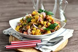 Nemeckij Salat S Kolbasoj I Solenymi Ogurcami Poshagovyj Recept S Foto Na Povar Ru