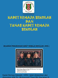 Setelah itu ia membangunkan anaknya untuk pulang, karena luna masih sekolah hari ini. Baju Kadet Remaja Sekolah Menengah Perempuan