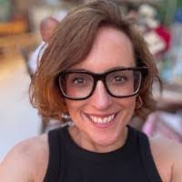 Vicki Horne's Instagram, Twitter & Facebook