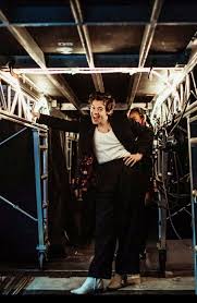 Pin By Andi Smalley On Harry Styles Harry Styles Photos Harry Styles Pictures Harry Styles Wallpaper