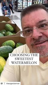 I have totally been wondering how to pick out a ripe watermelon for years.  I just came across a video