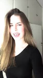 Jessica Pullin's Instagram, Twitter & Facebook