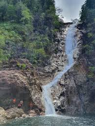 Destinasi popular percutian alam semula jadi ini menawarkan pelbagai aktiviti lasak mahupun perkelahan santai untuk. 7 Tingkat Air Terjun Berkelah