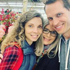 Congratulations to Black Mountain Elementary School and Principal Matt  Owsley for being named a finalist for the School Connect "Because It Takes  a Village" Award!