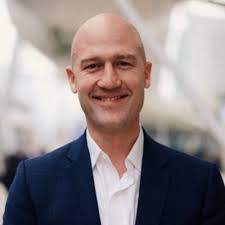 Executives, do you often find yourself burning the midnight oil? Research  says it might be time to stop working those marathon days and allow  yourself to get more sleep. http://bit.ly/1SRndlH