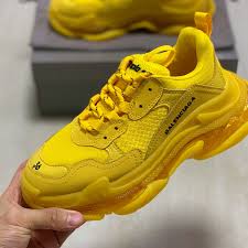 From the iconic triple s, track, and speed sneakers to the knife pumps and mules, with the signature pointed toe and a curved heel, without forgetting the. Pociniti Mauve Poslovica Balenciaga Shoes In India Pioneerbuttonclub Org