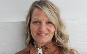 Jennifer Paoli's Instagram, Twitter & Facebook