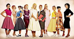 Como gênero, mistura o som de estilos musicais do oeste dos estados unidos, como o música country, com o rhythm and blues. Grease Deguisement Grease Rockabilly Grease