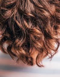 Alcune donne, infatti, lamentano addirittura perdita di capelli post . Perche I Capelli Cadono Post Parto I Consigli E I Prodotti Utili