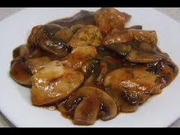 8 escalopes de porc 5 tomates pelées 40 cl de vin blanc 2 gousse d'ail 1 oignons 2 feuilles de laurier 2 càs pleines de paprika piment ingrédients: Reteta Escalop De Pui Cu Ciuperci Youtube