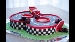 Accueil nos gâteaux>gâteaux d'anniversaire enfants>gâteau d'anniversaire voiture. Comment Faire Gateau D Anniversaire Cars Decoration En Pate A Sucre Youtube