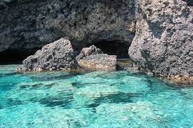 Non trovi la tua spiaggia preferita? Ustica La Perla Nera Del Mediterraneo