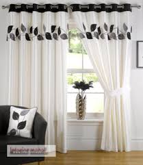 Artikel ini akan membahas mengenai rekomendasi model gorden terbaru yang cocok untuk menghiasi rumah anda di awal tahun 2021 nanti. Model Gorden Cantik 03 Informasi Rumah