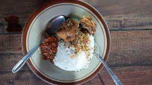 Mampir saja ke bagian resep di masak apa hari ini atau mencoba beberapa resep rendang dan tumisan sayur yang cocok di bulan. Menikmati Ayam Rica Mbok Usrek Kuliner Legendaris Di Boyolali Yang Terkenal Dengan Kepedasannya Tribunsolo Travel