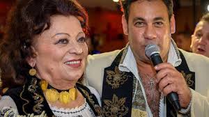 Atât de în putere încât a fost invitată în statele unite ale americii, pentru a cânta la un botez în cadrul căruia vor veni 150 de invitați. Scandal Monstru In Familia DolÄƒnescu Ce A FÄƒcut È™i Maria Ciobanu FÄƒrÄƒ Succes InsÄƒ Exclusiv Impact