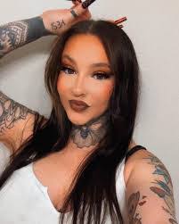 Manda Kay's Instagram, Twitter & Facebook