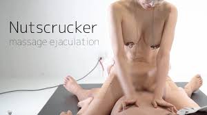 ねっとりマッサージをしていたらだんだんムラムラしてきてしまい…  ついお客さまの極太おち●ぽを挿れてしまいました🫣❤️日本人巨乳巨根メンズエステマッサージ美女