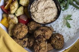 Buddha Bowl De Falafels De Niebe Au Four Aistou Cuisine Recette En 2020 Falafels Niebe Savoureux