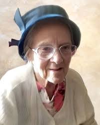 Gena Hepworth's Instagram, Twitter & Facebook