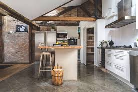 Un Appartement Au Dessus De La Ville Planete Deco A Homes World Deco Combles Maison Appartement