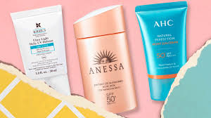 If you have oily skin that's on the sensitive or acneic side, it's also recommended to avoid formulas that contain fragrances and pabas, which can cause irritation or breakouts. 8 Non Greasy Sunscreen Perfect If You Have Oily Skin Her World Singapore