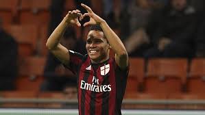 Tenemos planeado salir de dos atacantes, así que podremos fichar otro centro delantero top más un mediocampista y un extremo. Carlos Bacca Schiesst Milan Mit Rabona Trick Ins Halbfinale Fussball International Sport Bild