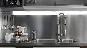 Ainsi, la cuisine moderne est forcément conviviale. Installer Une Cuisine Inox Chez Soi