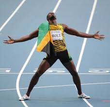 Usain bolt schreibt als dreimaliger goldgewinner von london geschichte. 200 Meter Gold Usain Bolt Stampft Den Rekord Von Carl Lewis Ein Welt