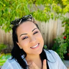 Debbie Parris's Instagram, Twitter & Facebook