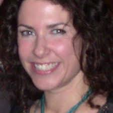 Amanda Eade's Instagram, Twitter & Facebook