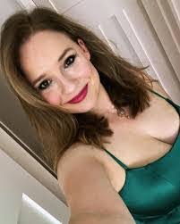 Charlotte Binns's Instagram, Twitter & Facebook