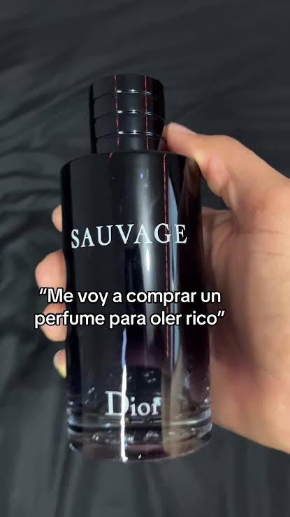 Perfumes que no puedes dejar de oler: Dior y Valentino