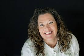 Vanessa Downing's Instagram, Twitter & Facebook