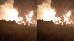 .terjadi kebakaran sehingga korban mengalami luka bakar dan langsung mendapat perawatan intensive di rsud indramayu. Wnjzq19iy6amkm