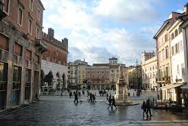 Campus di piacenza e cremona. File Piazza Dei Cavalli Piacenza Jpg Wikimedia Commons